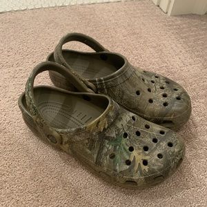 Camo crocs